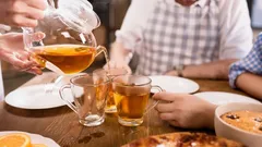 Ceaiul după masă: obicei sau o povară inutilă pentru organism?